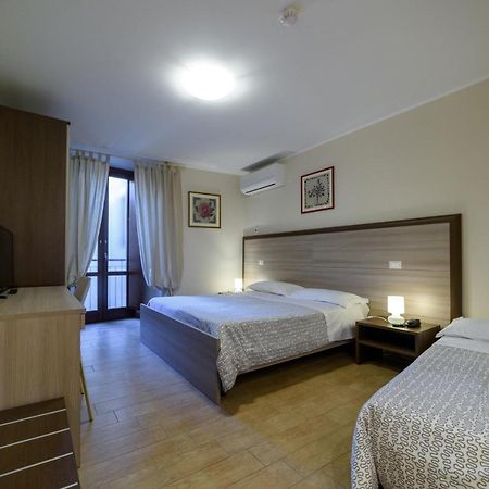 Flora Hotel Тоди Экстерьер фото