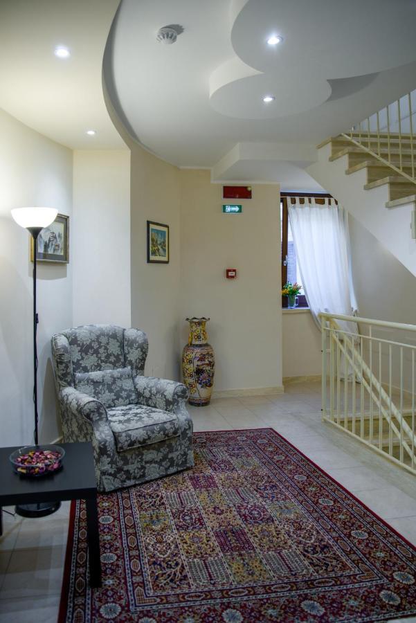 Flora Hotel Тоди Экстерьер фото