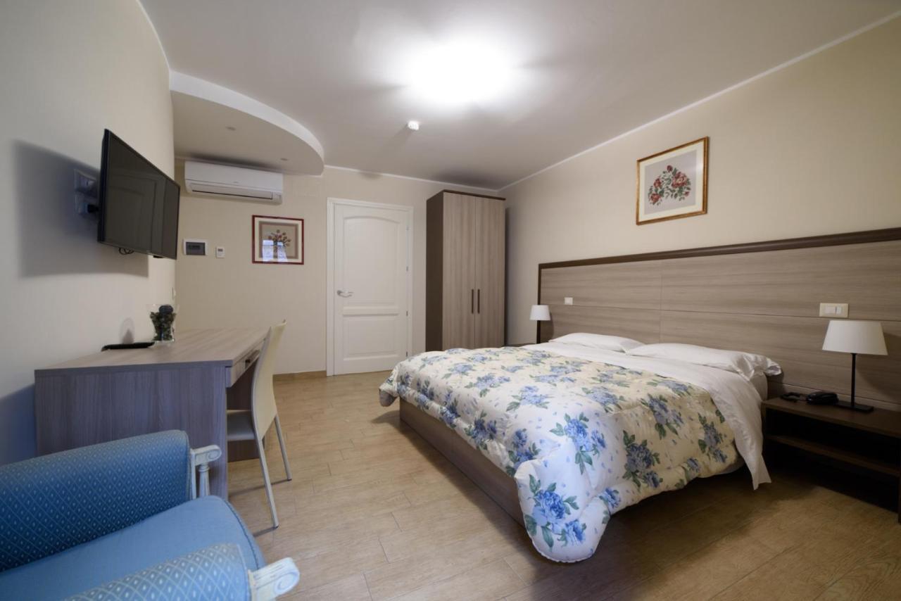Flora Hotel Тоди Экстерьер фото